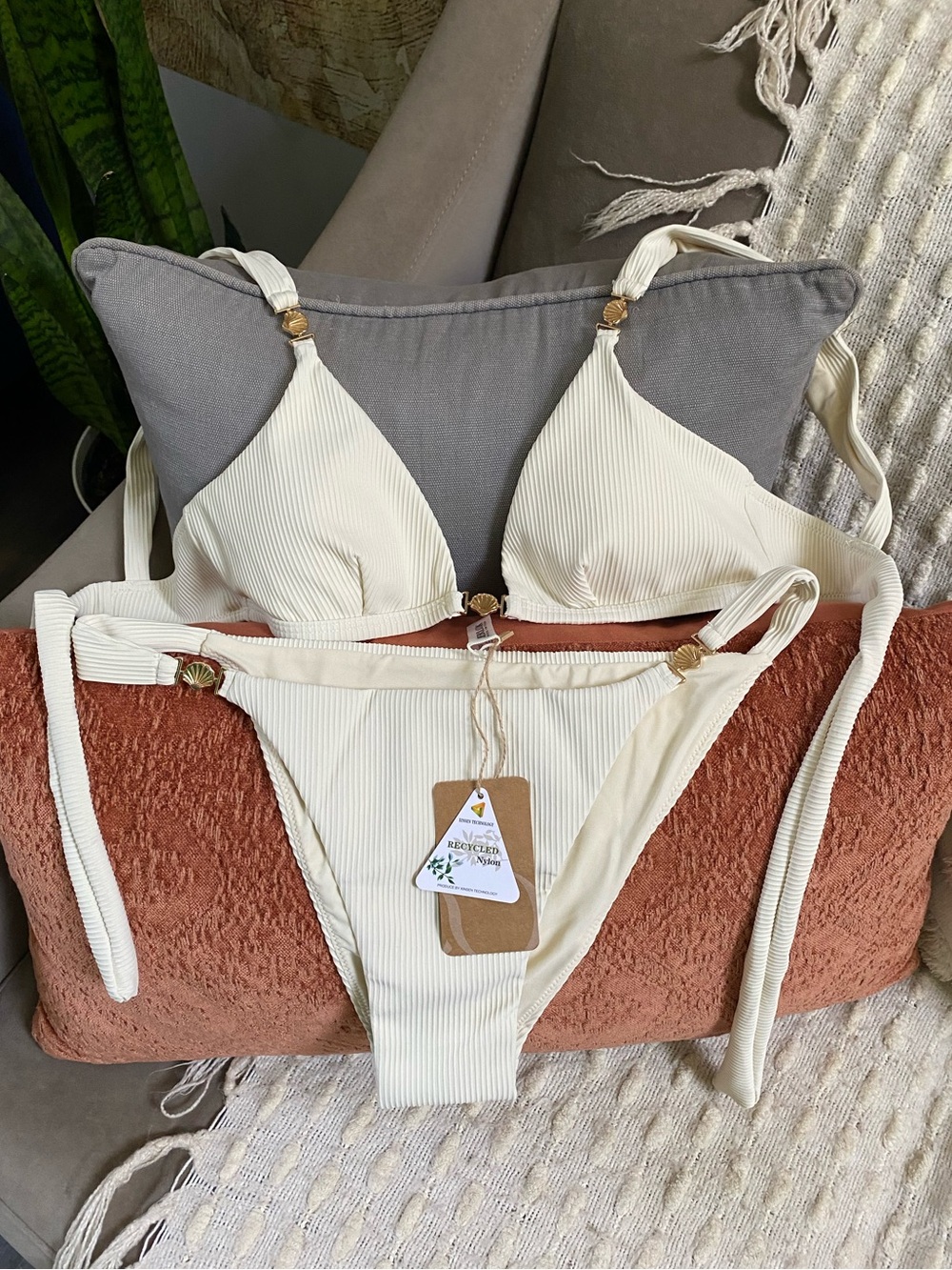 {Berlook} Ribbed Shell Bikini - Picture 3 of 11